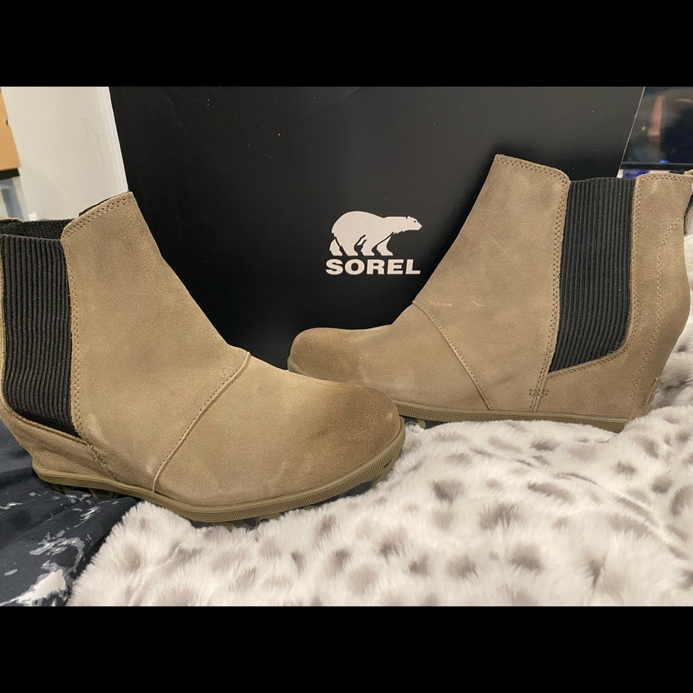 Sorel wedge boots